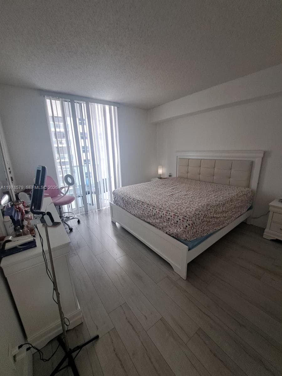 5077 NW 7th St # 912, Miami FL 33126 — 8