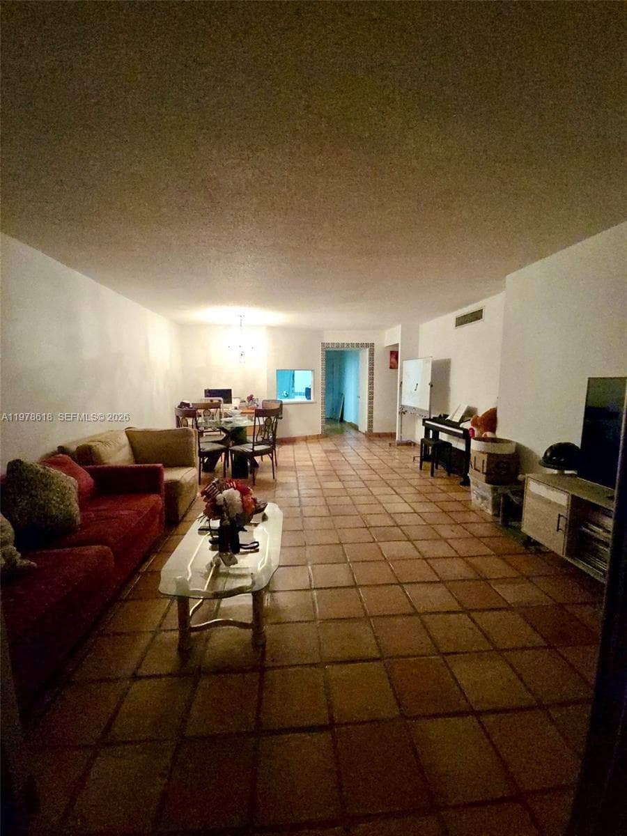 1750 NE 191st St # 3, Miami FL 33179 — 5