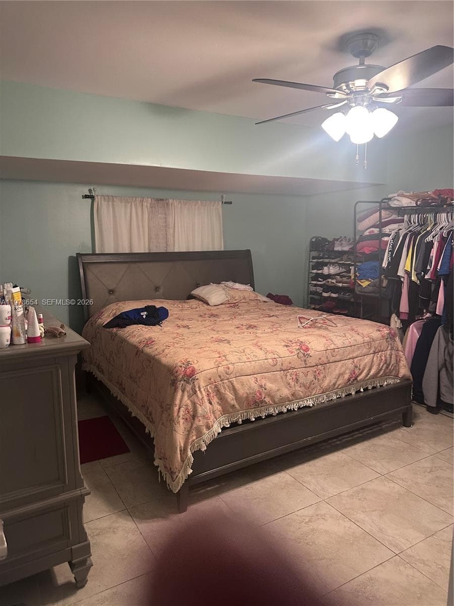 324 NW 47th St, Miami FL 33127 — 4