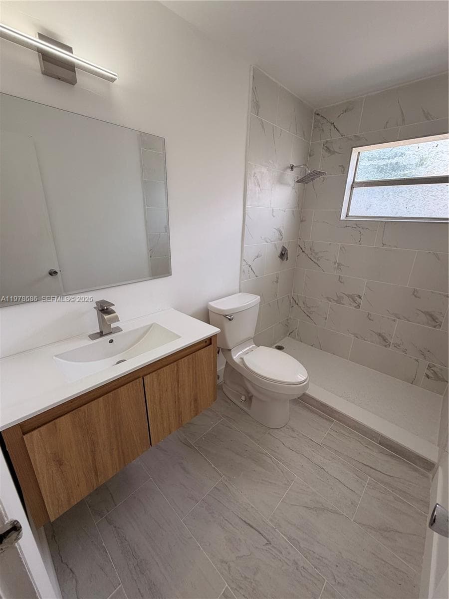 12195 W Dixie Hwy # 6E, North Miami FL 33161 — 4
