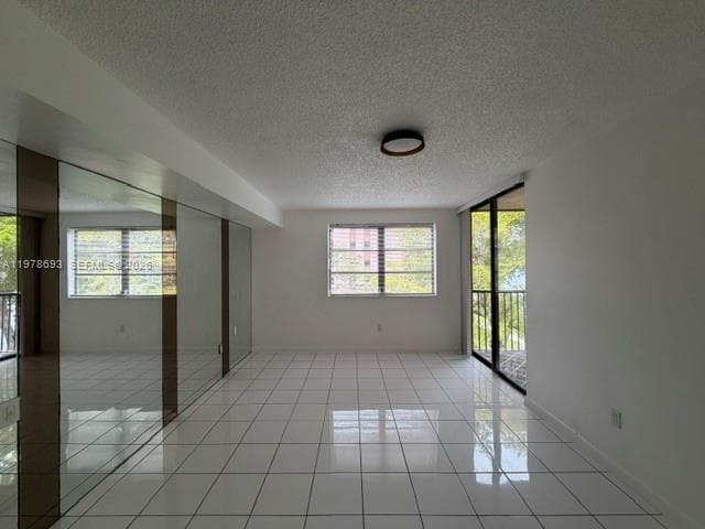 20860 San Simeon Way # 6, Miami FL 33179 — 6