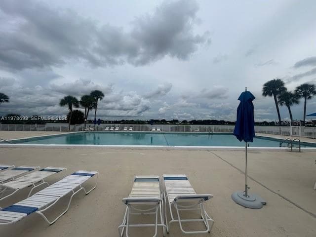 20860 San Simeon Way # 6, Miami FL 33179 — 17