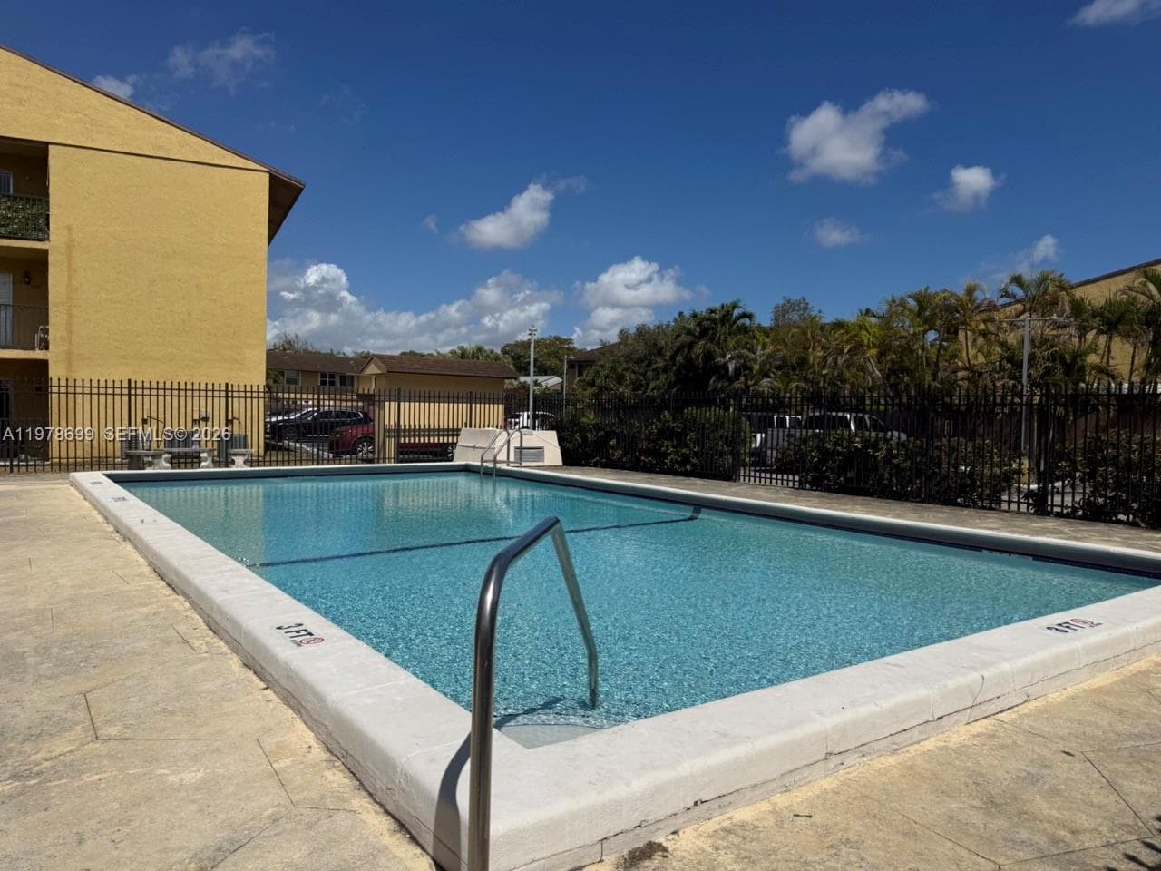 15470 SW 82nd Ln # 316, Miami FL 33193 — 23