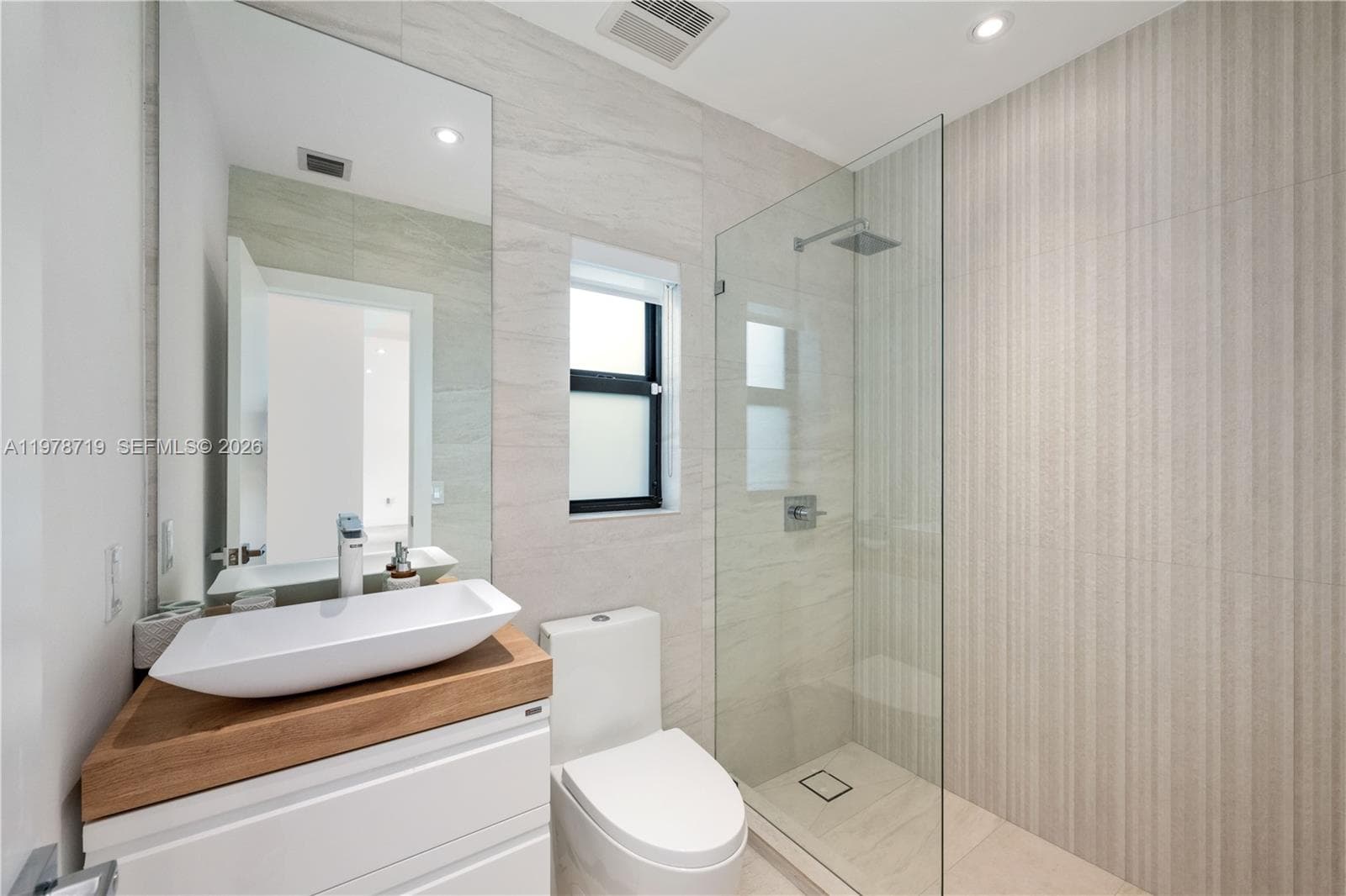 900 W 47th Ct, Miami Beach FL 33140 — 23