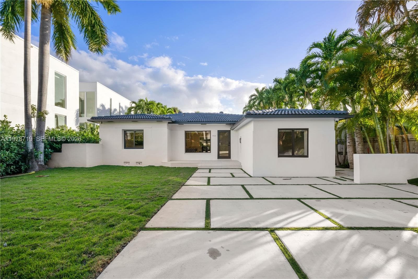 900 W 47th Ct, Miami Beach FL 33140 — 1