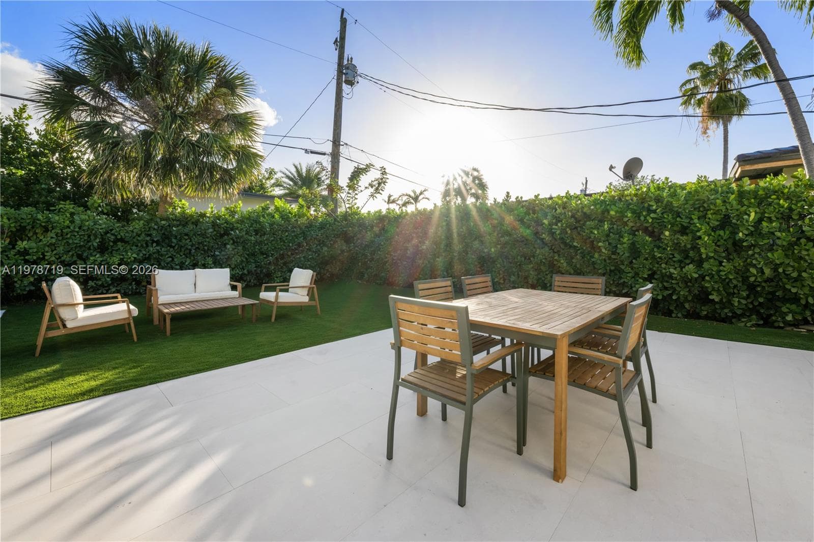 900 W 47th Ct, Miami Beach FL 33140 — 20