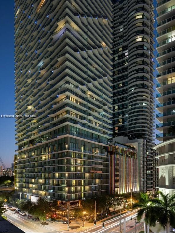 1300 S Miami Ave # 2408, Miami FL 33130 — 21