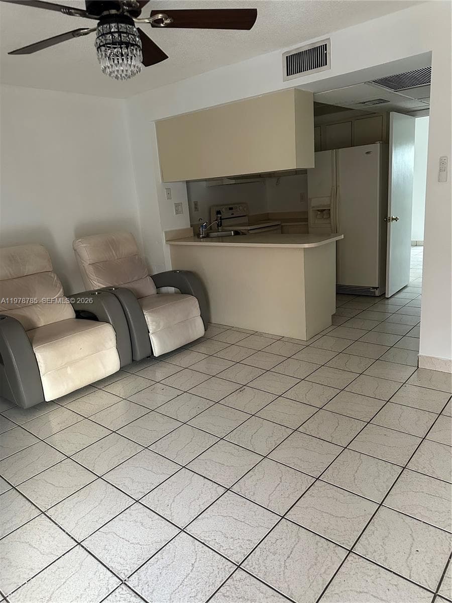 2194 W 60th St # 22213, Hialeah FL 33016 — 3