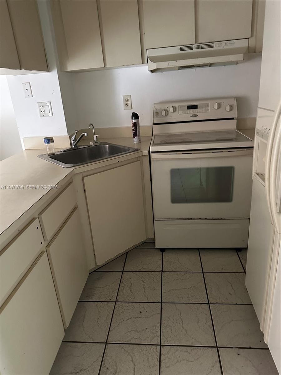 2194 W 60th St # 22213, Hialeah FL 33016 — 4
