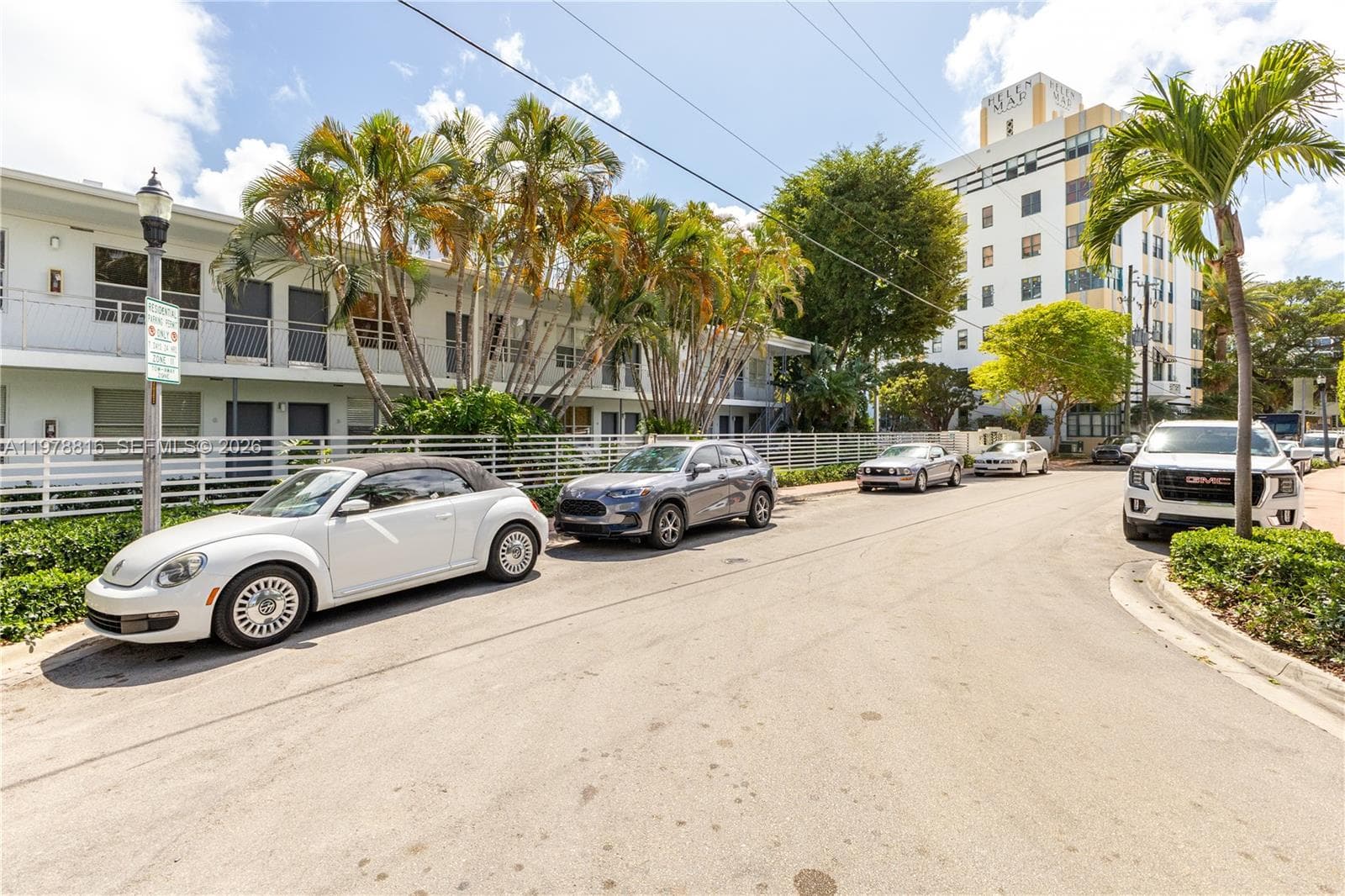 2445 Lake Pancoast Dr # J, Miami Beach FL 33140 — 17