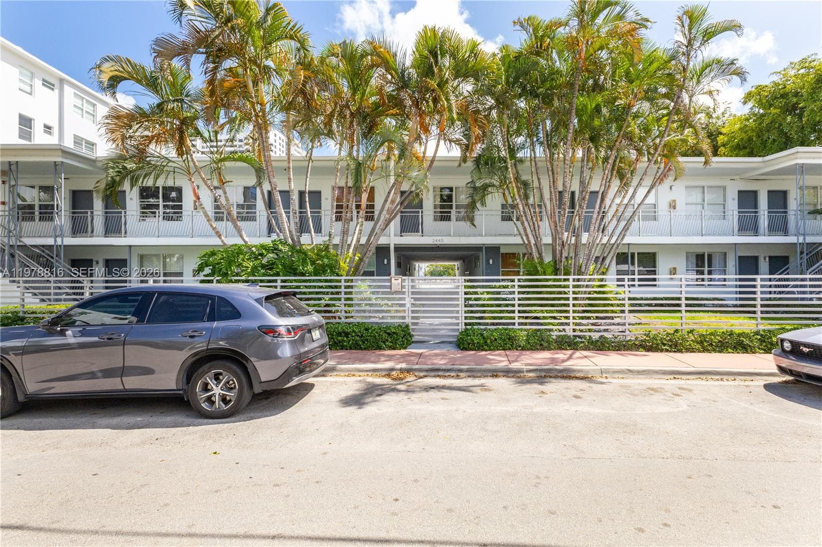 2445 Lake Pancoast Dr # J, Miami Beach FL 33140 — 16