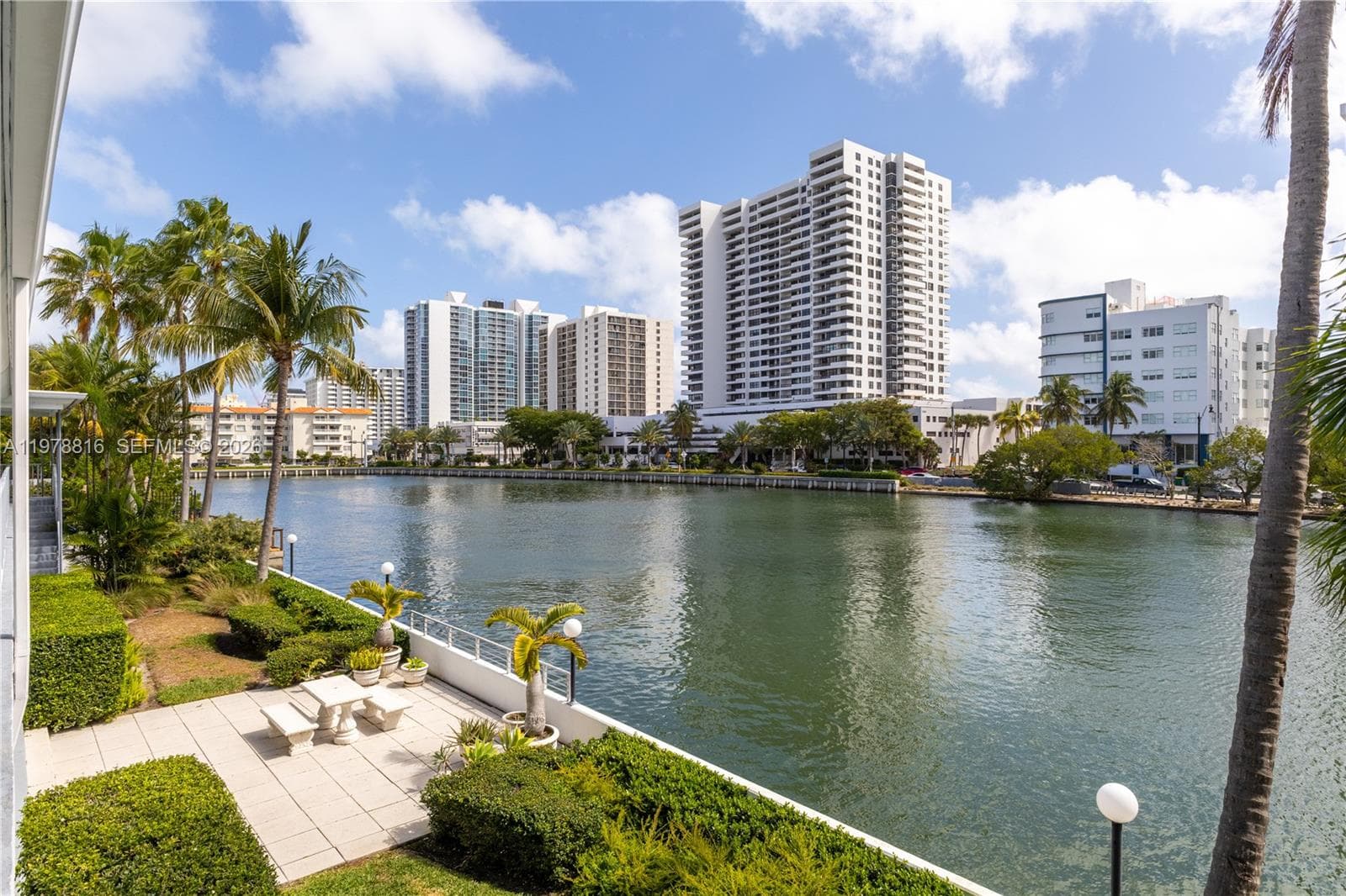 2445 Lake Pancoast Dr # J, Miami Beach FL 33140 — 12
