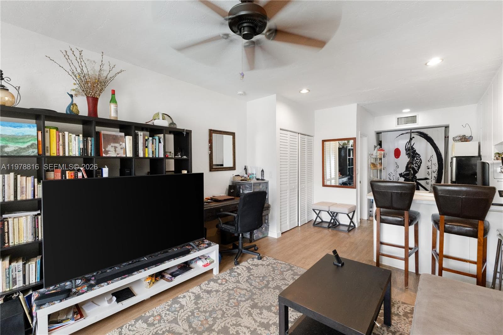 2445 Lake Pancoast Dr # J, Miami Beach FL 33140 — 3