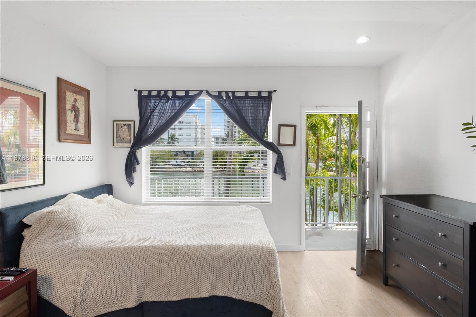 2445 Lake Pancoast Dr # J, Miami Beach FL 33140 — 8