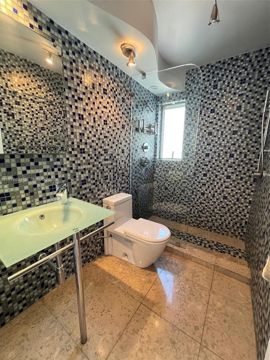 1340 Lincoln Rd # 705, Miami Beach FL 33139 — 2