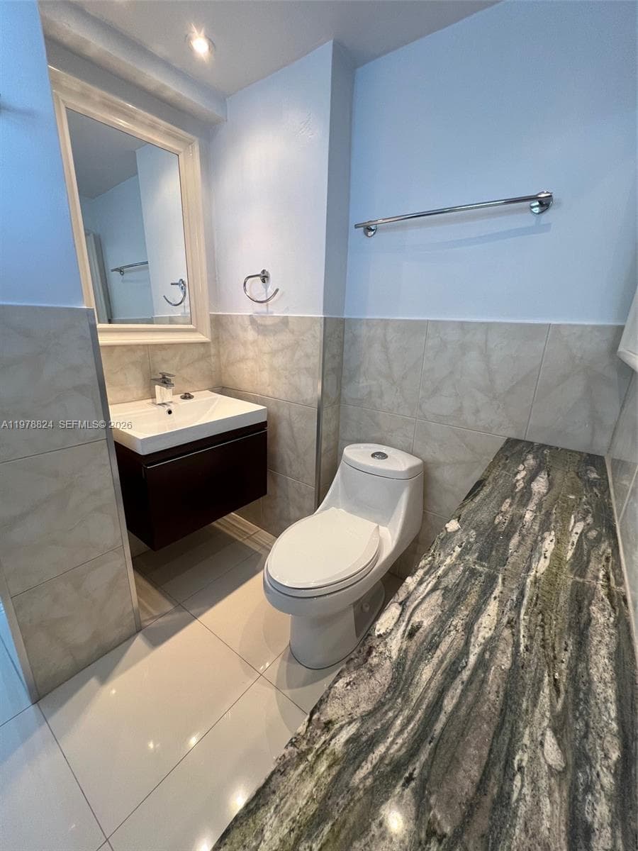 1340 Lincoln Rd # 705, Miami Beach FL 33139 — 3