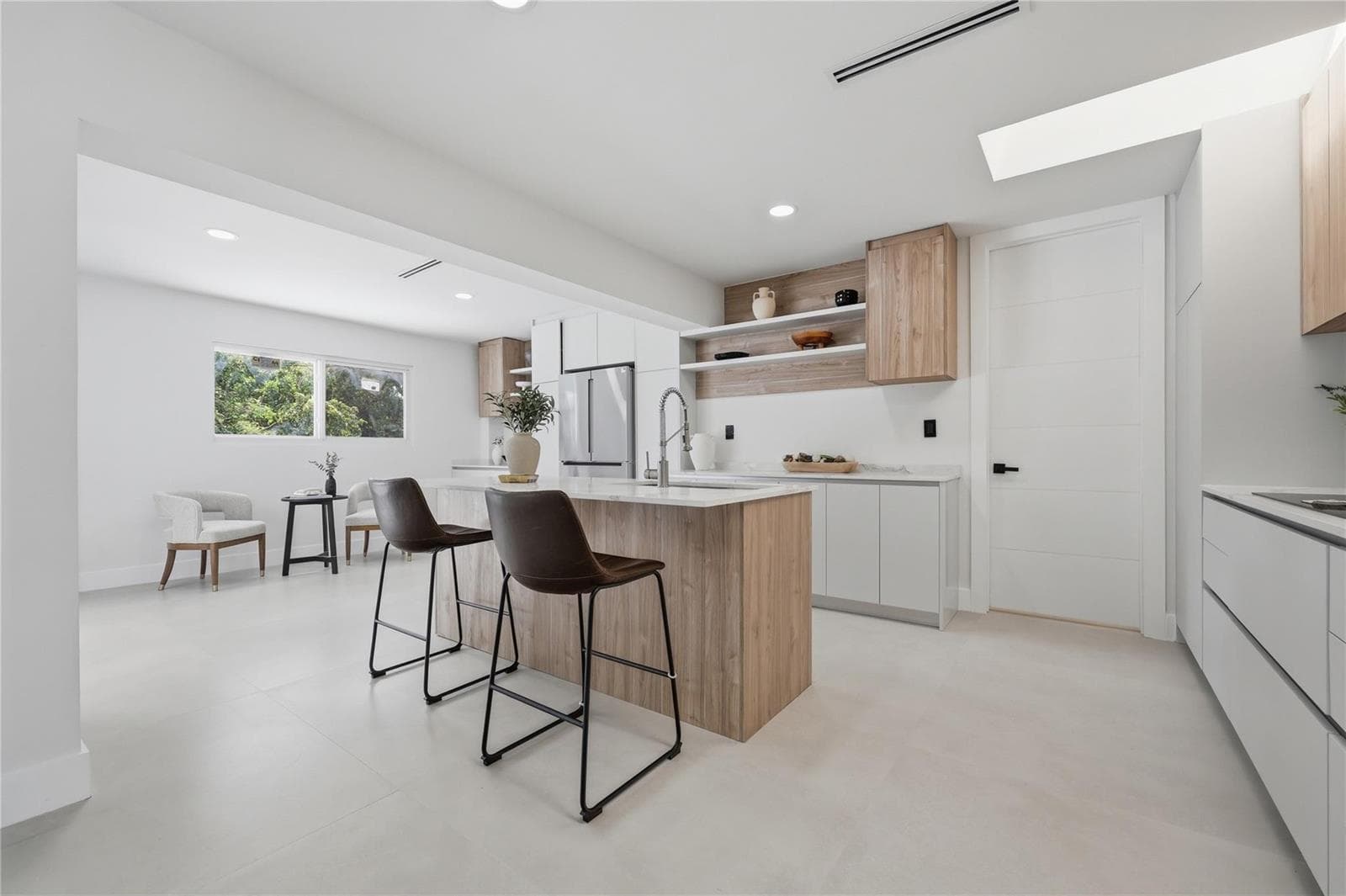 1850 NE 197th Terrace, Miami FL 33179 — 11