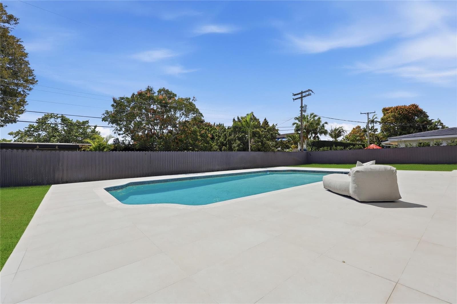 1850 NE 197th Terrace, Miami FL 33179 — 35