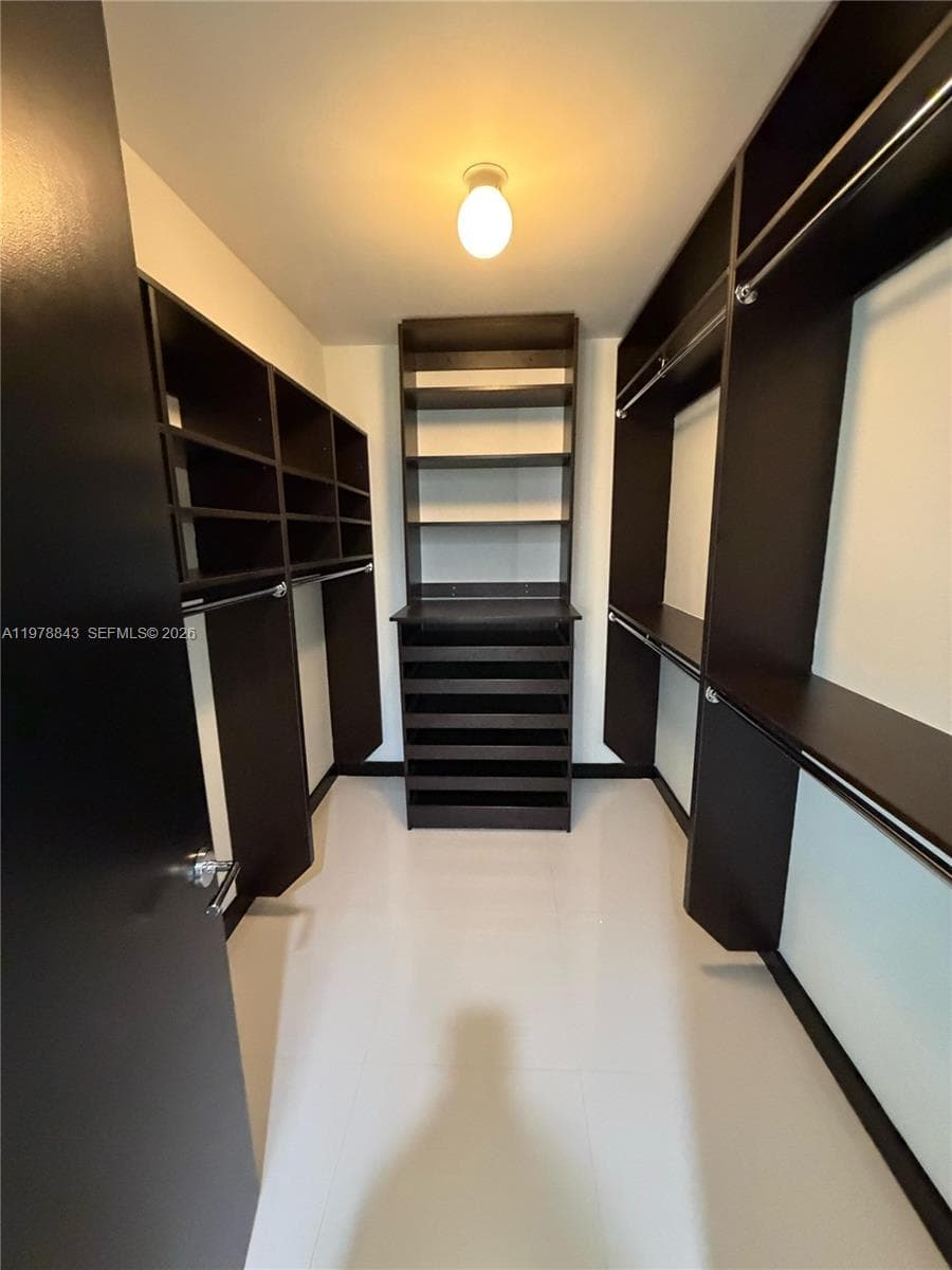 2699 Tigertail Ave # 14, Miami FL 33133 — 16