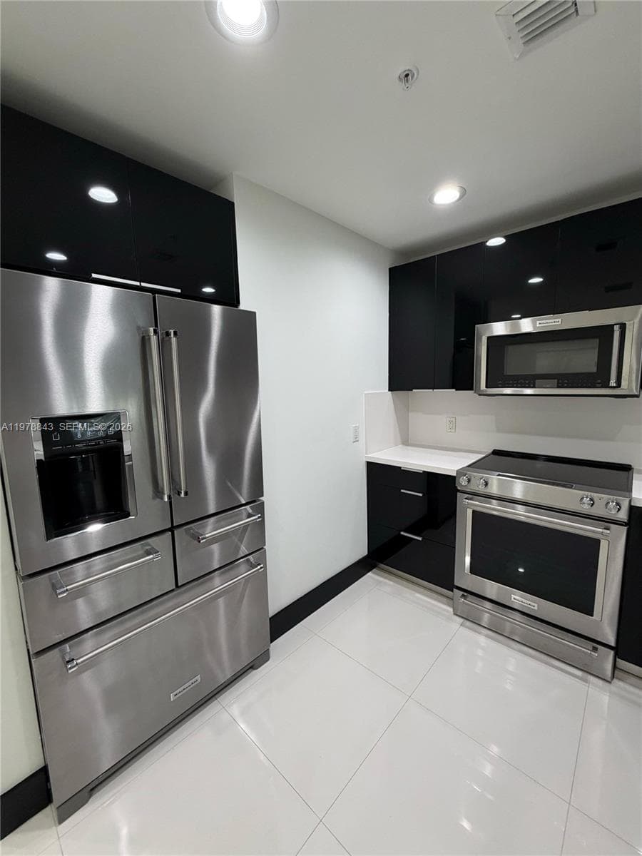 2699 Tigertail Ave # 14, Miami FL 33133 — 9