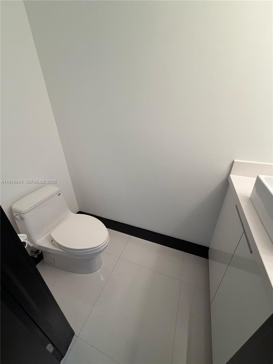 2699 Tigertail Ave # 14, Miami FL 33133 — 18
