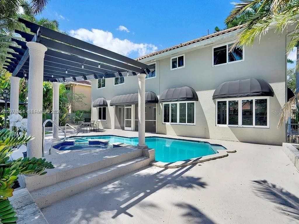 15945 NW 82nd Ct, Miami Lakes FL 33016 — 3