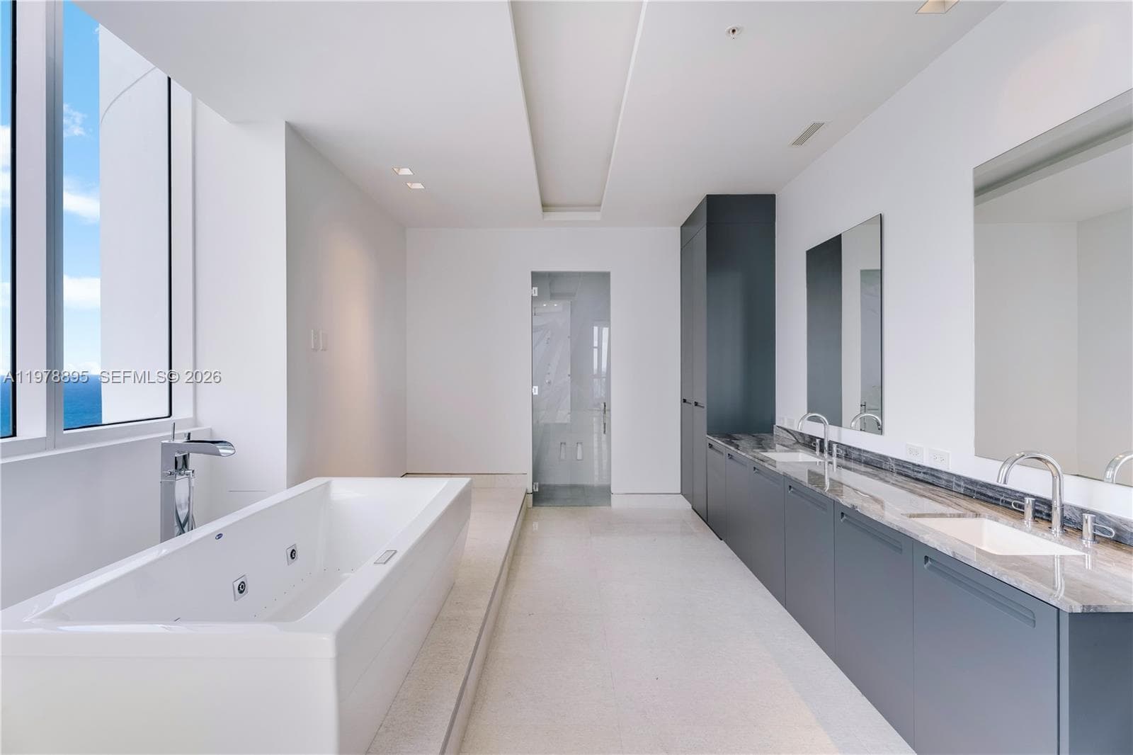 18201 E Collins Ave, Sunny Isles Beach FL 33160 — 52