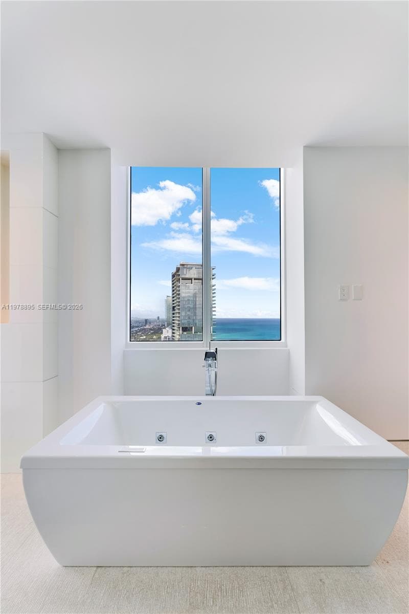 18201 E Collins Ave, Sunny Isles Beach FL 33160 — 56