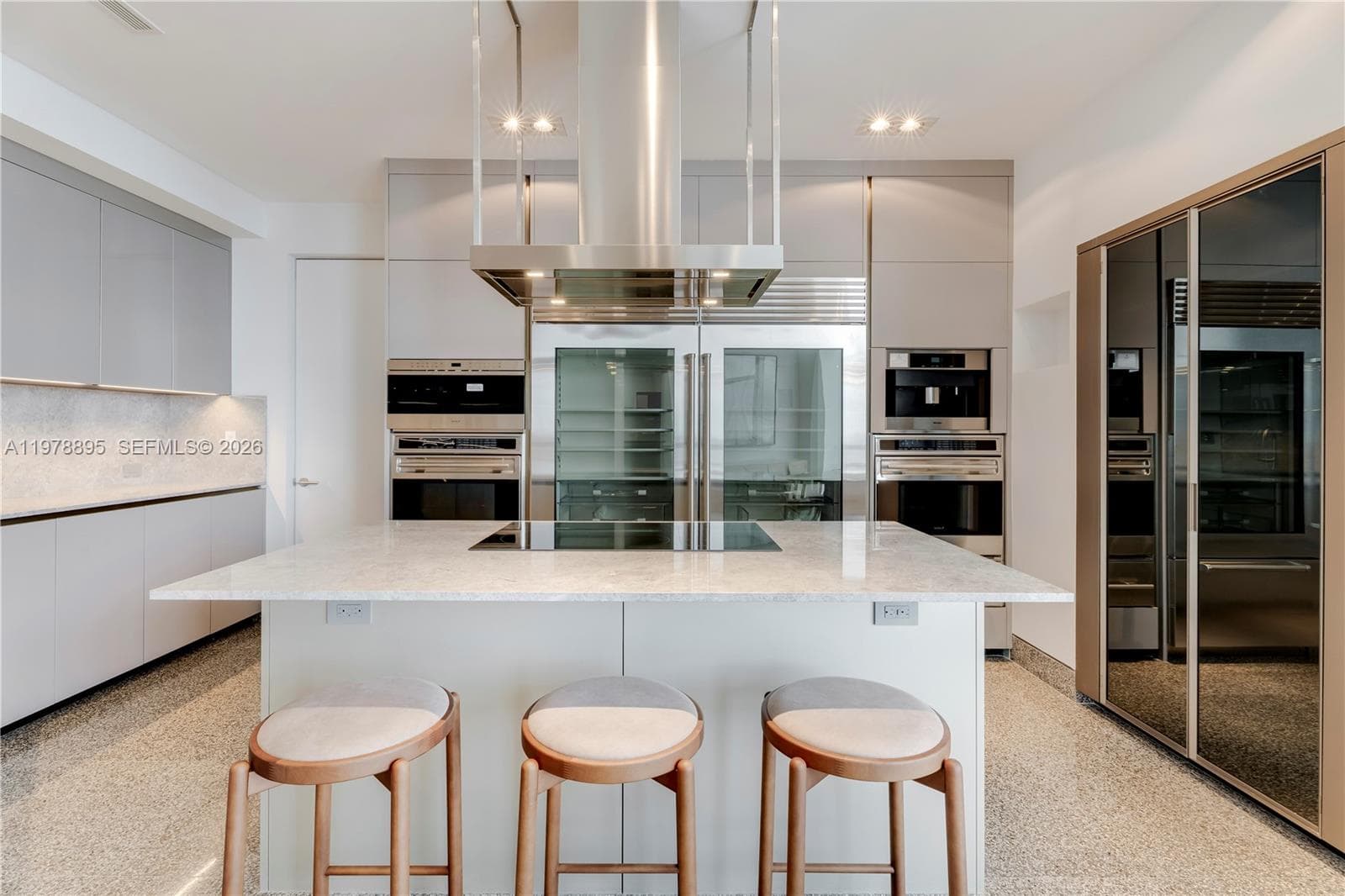 18201 E Collins Ave, Sunny Isles Beach FL 33160 — 17