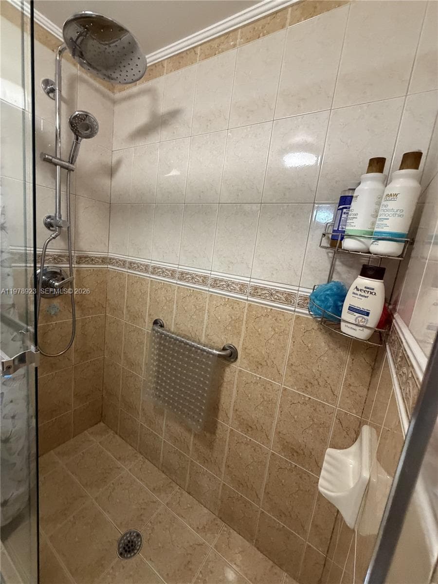 1800 W 54th St # 309, Hialeah FL 33012 — 23