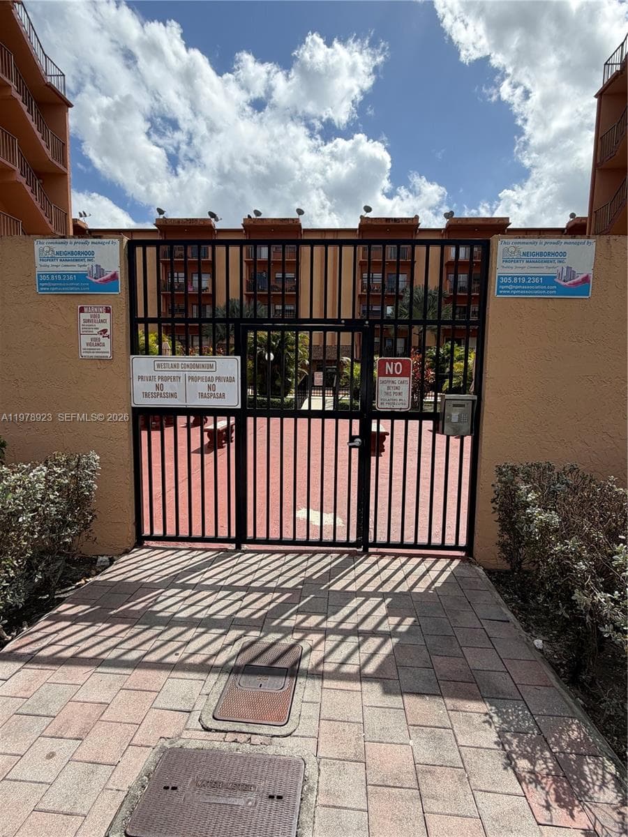 1800 W 54th St # 309, Hialeah FL 33012 — 42