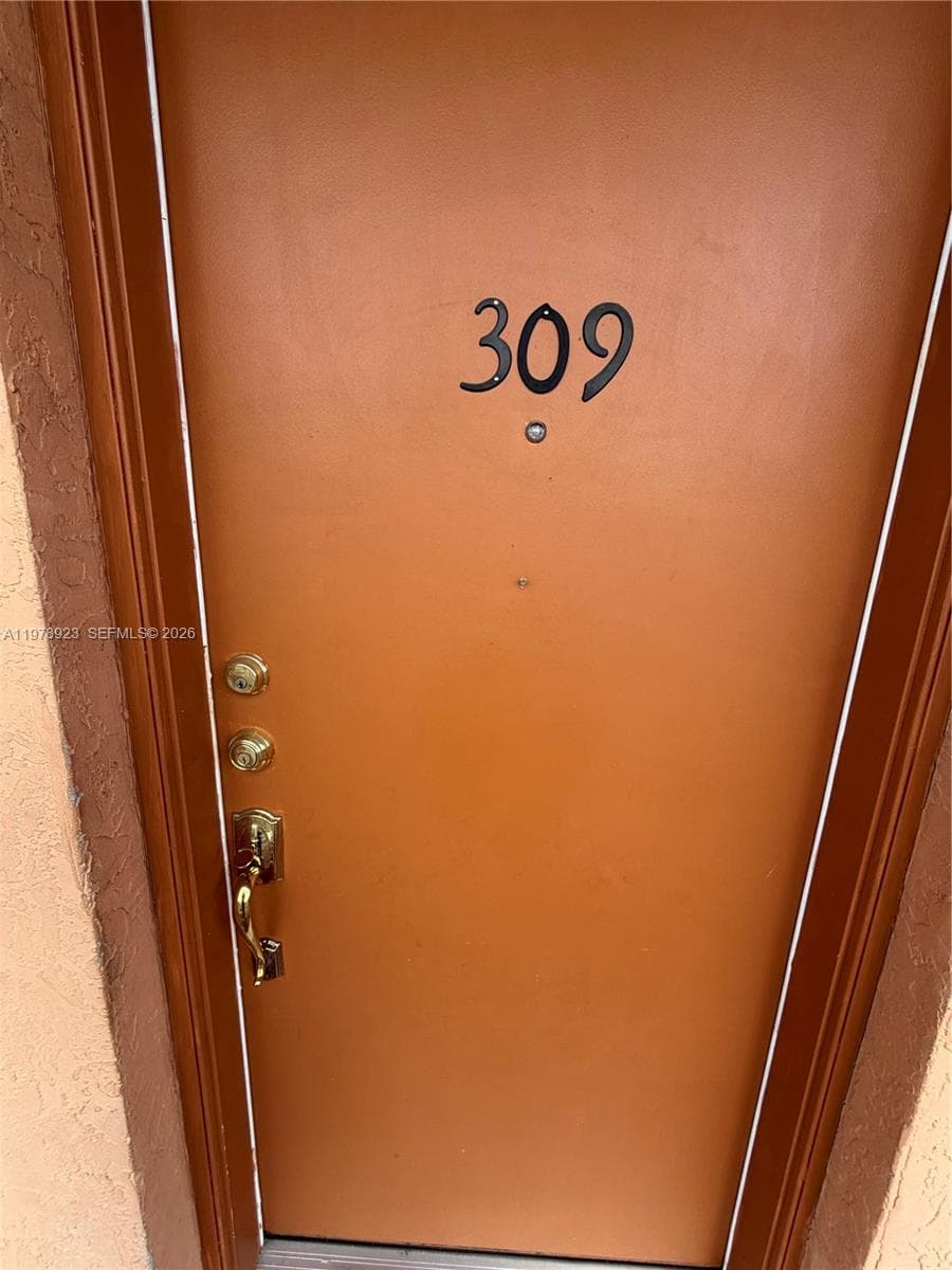 1800 W 54th St # 309, Hialeah FL 33012 — 1