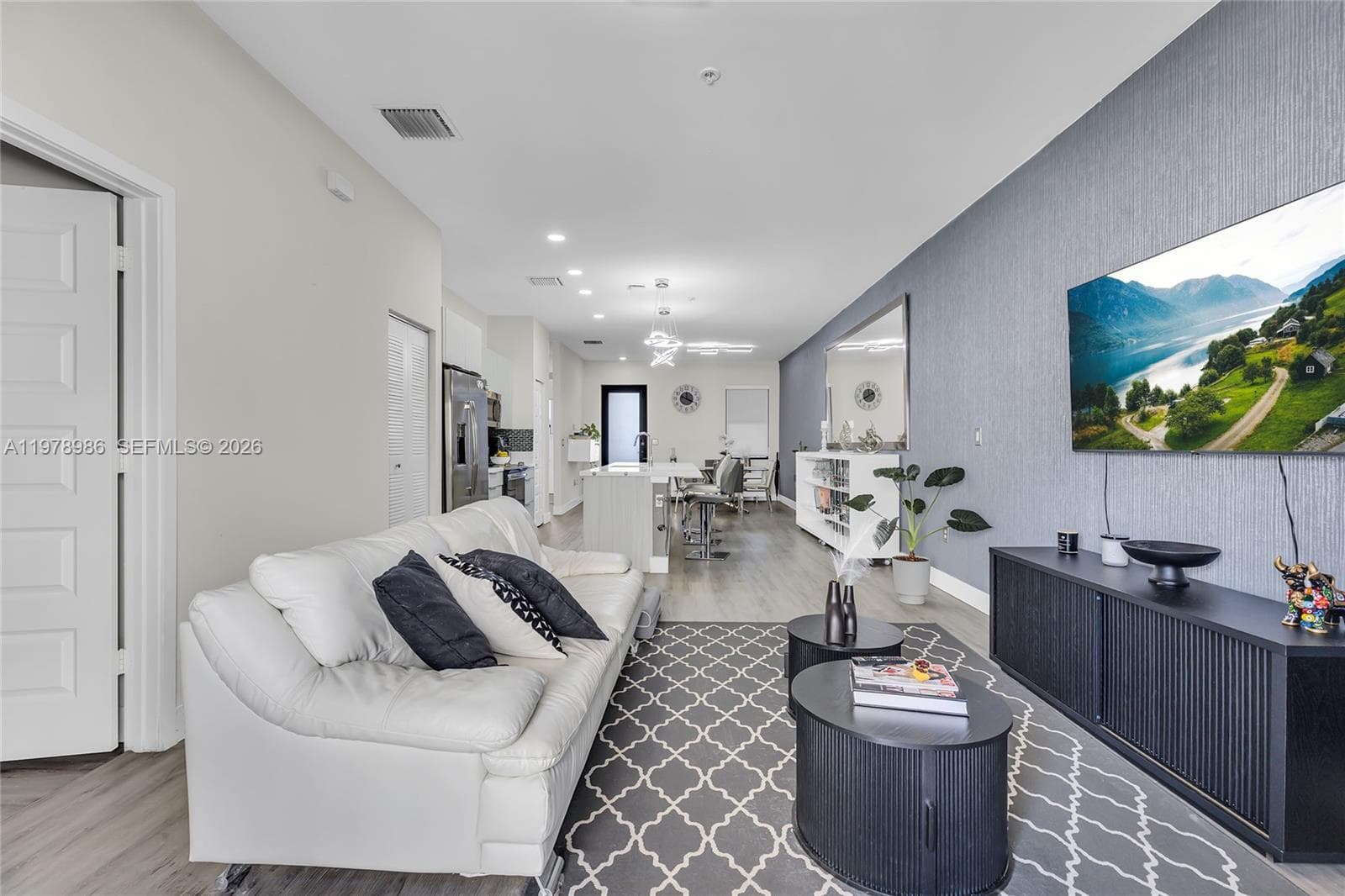 7925 NW 104th Ave # 28, Doral FL 33178 — 17
