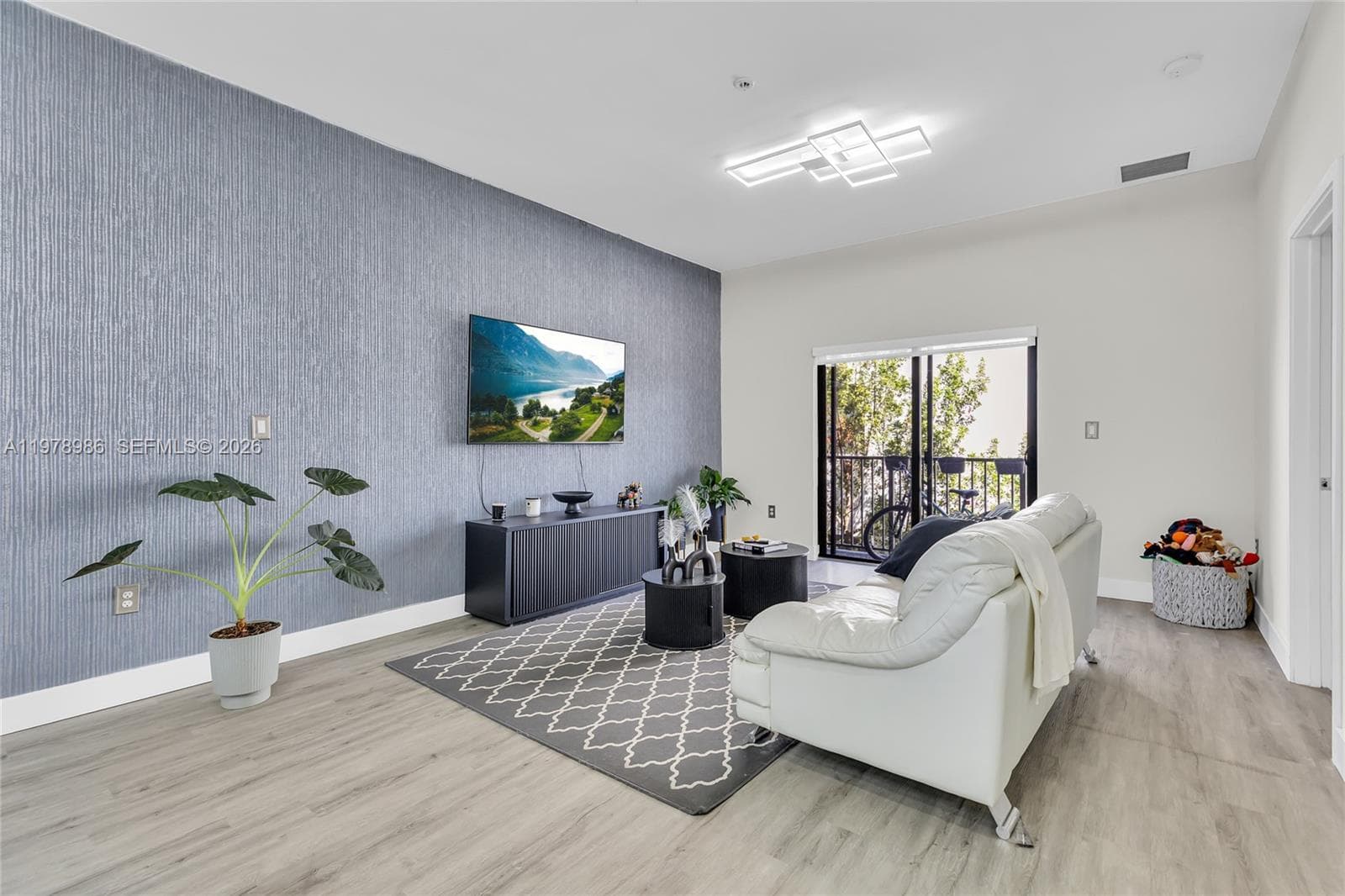 7925 NW 104th Ave # 28, Doral FL 33178 — 14