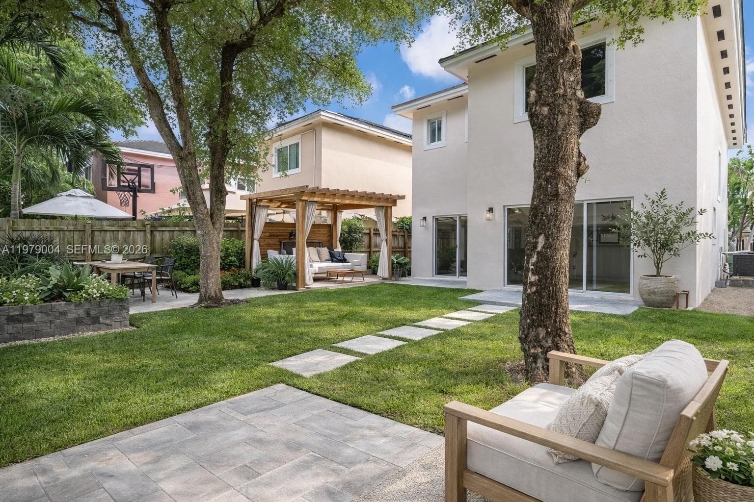354 NE 35th Ave, Homestead FL 33033 — 11