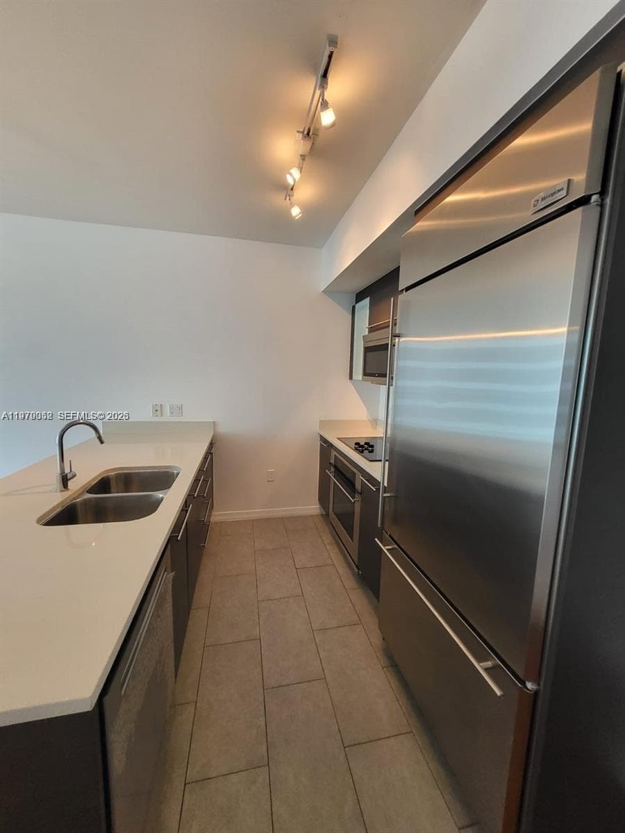 500 Brickell Ave # 2906, Miami FL 33131 — 3