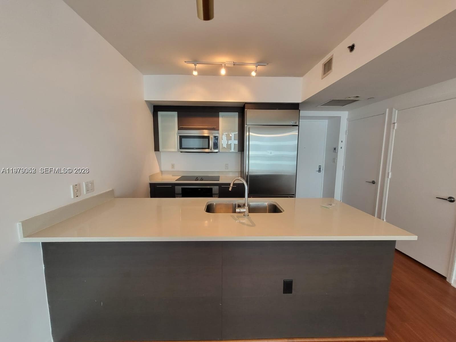 500 Brickell Ave # 2906, Miami FL 33131 — 4