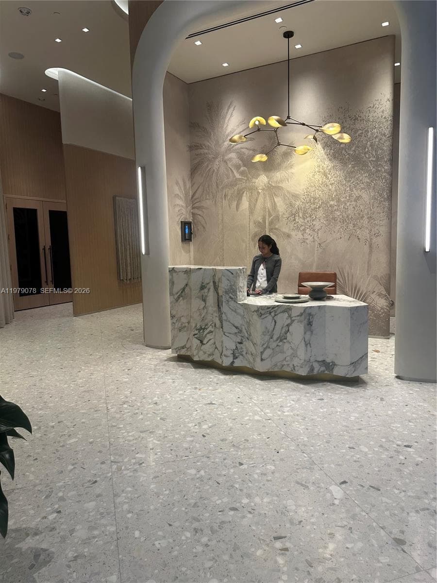 77 SE 5th # 2514, Miami FL 33131 — 11