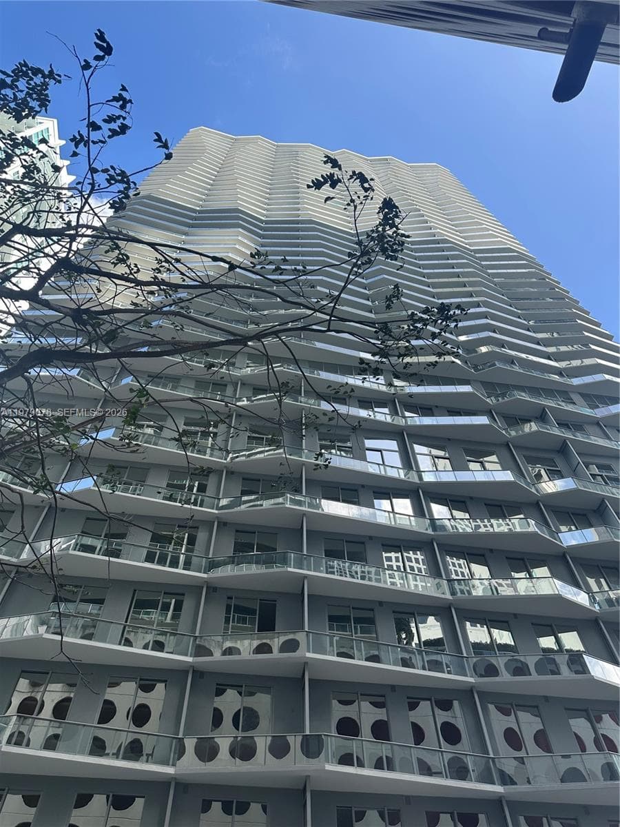 77 SE 5th # 2514, Miami FL 33131 — 8