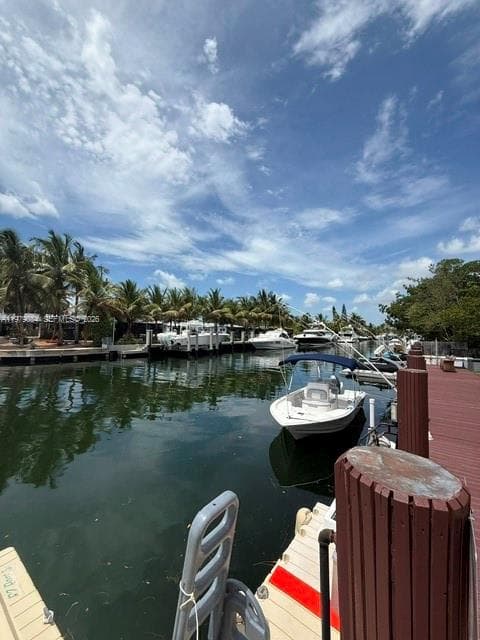 2430 NE 135th St # 102, North Miami FL 33181 — 1