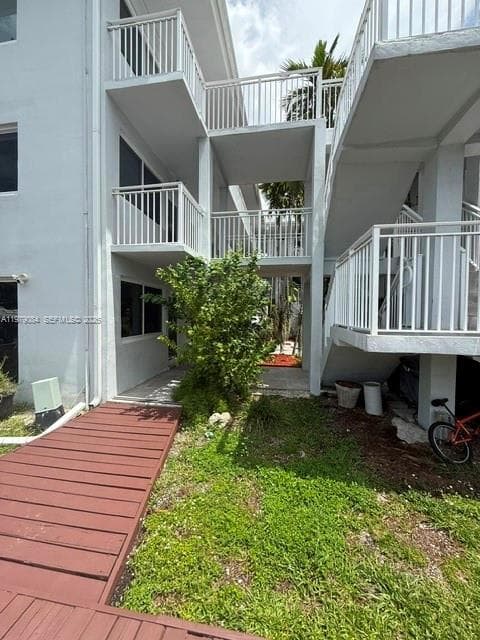 2430 NE 135th St # 102, North Miami FL 33181 — 30