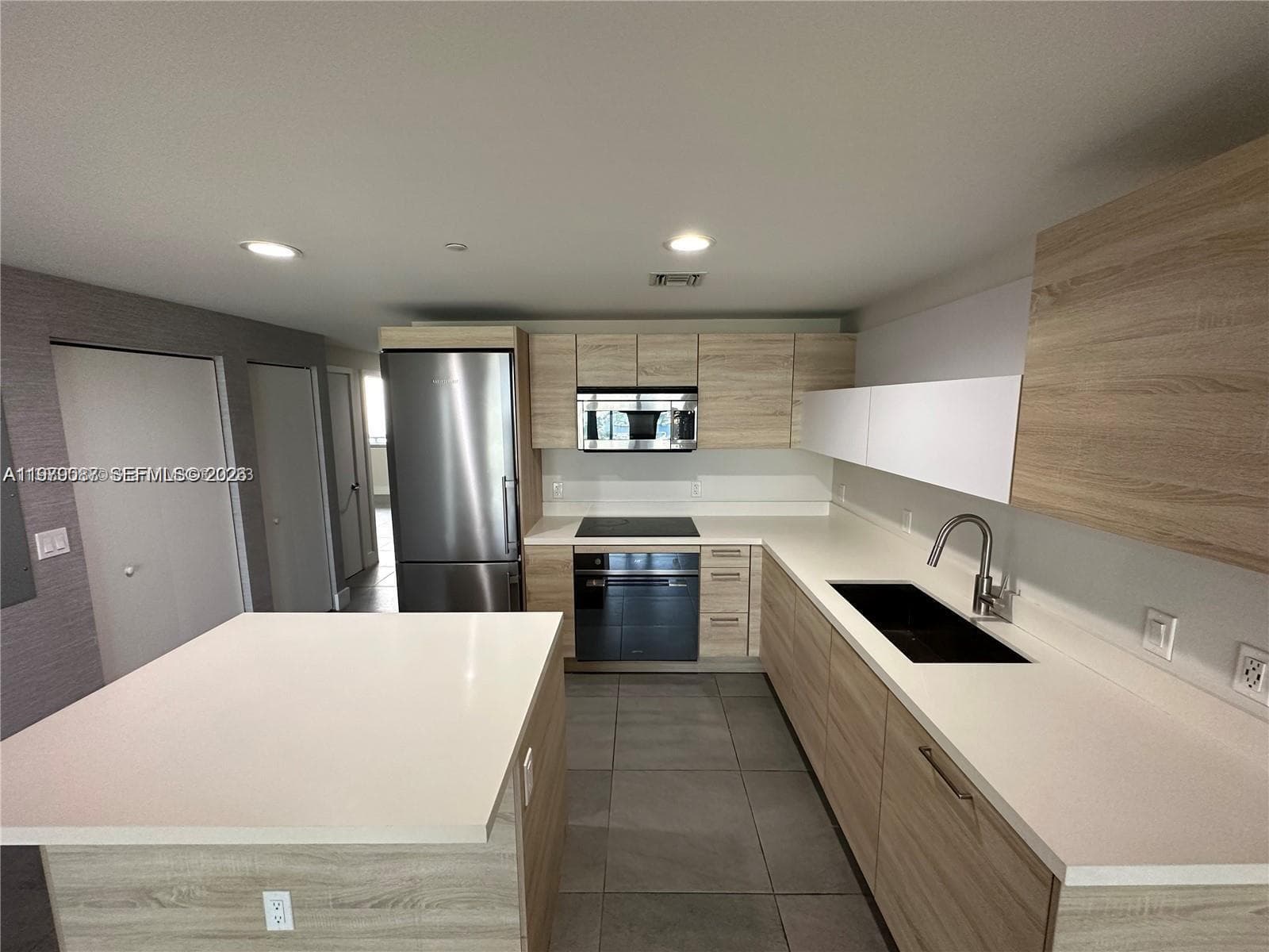16385 Biscayne Blvd # 2716, North Miami Beach FL 33160 — 6