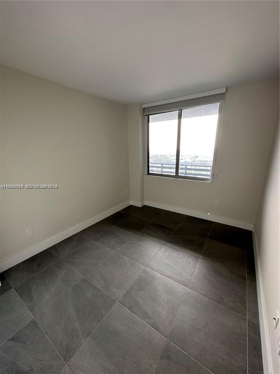 16385 Biscayne Blvd # 2716, North Miami Beach FL 33160 — 13