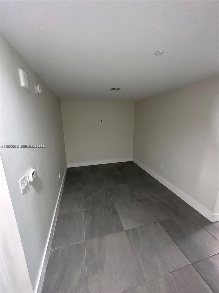 16385 Biscayne Blvd # 2716, North Miami Beach FL 33160 — 15