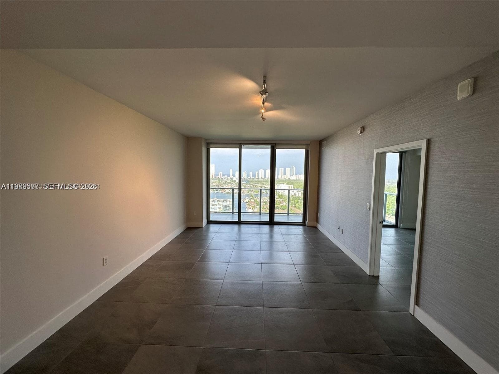 16385 Biscayne Blvd # 2716, North Miami Beach FL 33160 — 4