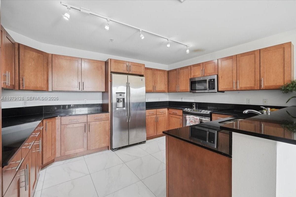 8390 SW 72nd Ave # 106, Miami FL 33143 — 6