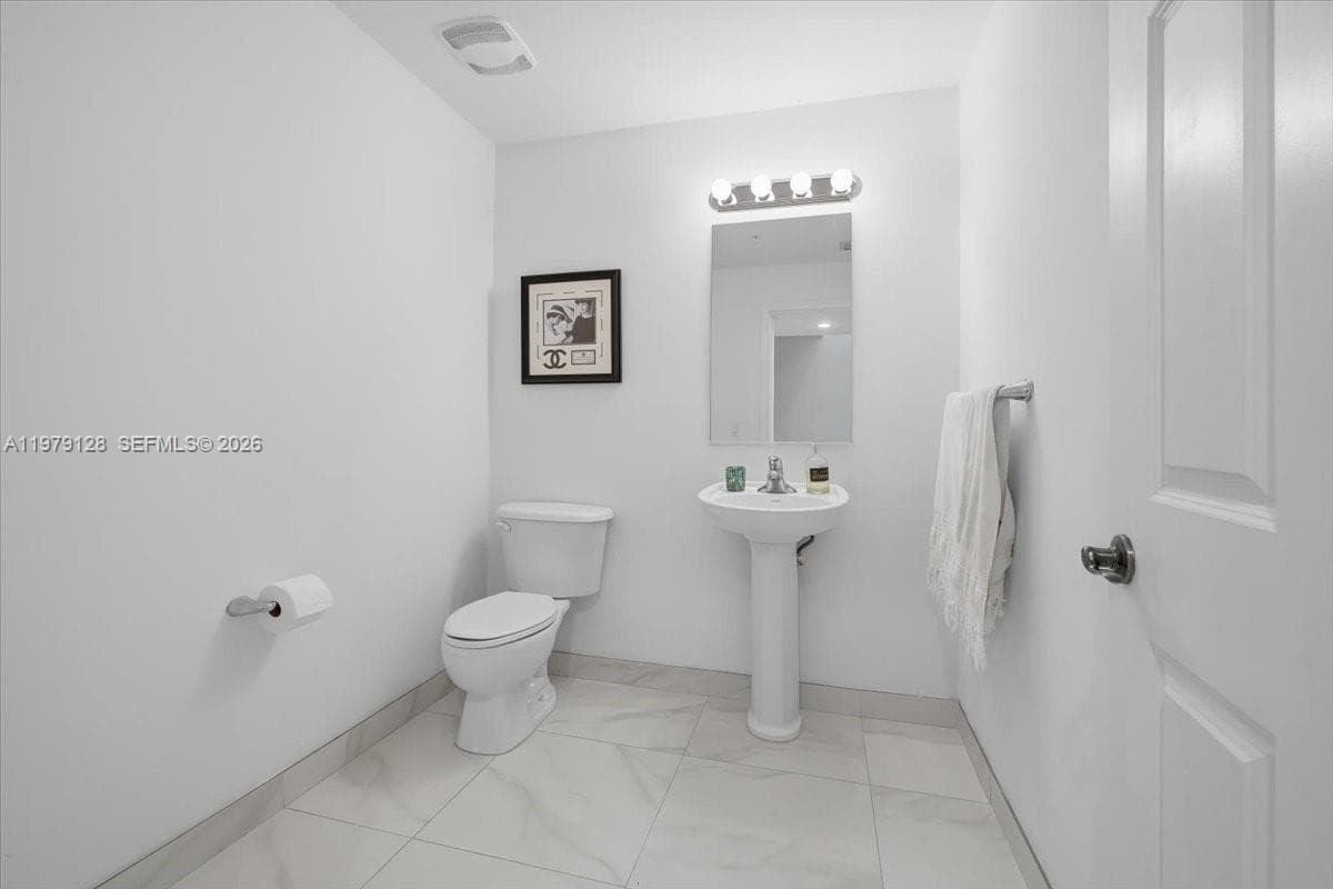 8390 SW 72nd Ave # 106, Miami FL 33143 — 7