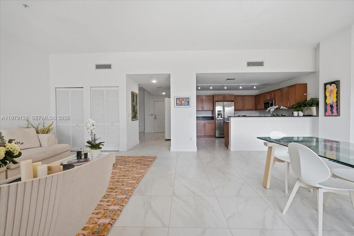 8390 SW 72nd Ave # 106, Miami FL 33143 — 4