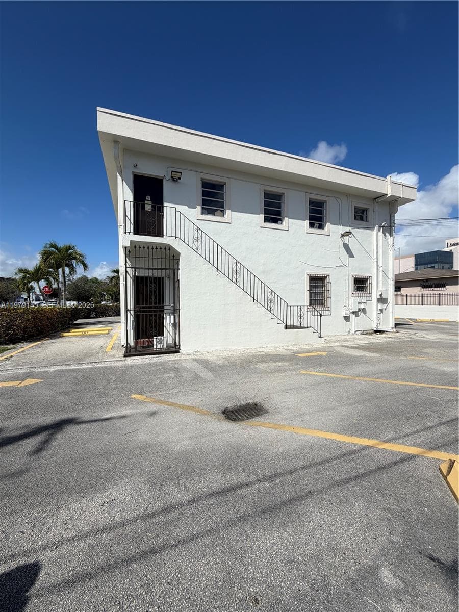 1933 SW 27th Ave, Miami FL 33145 — 6