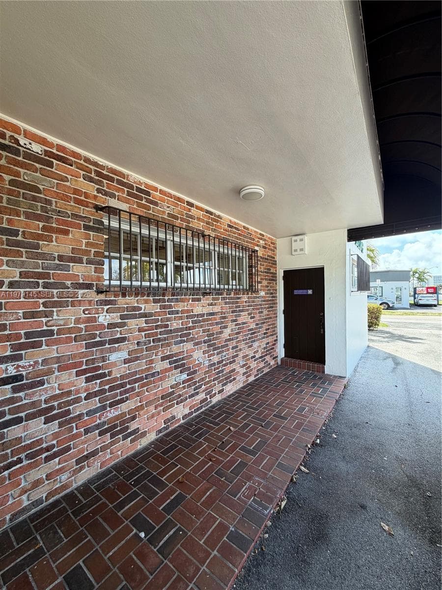 1933 SW 27th Ave, Miami FL 33145 — 8